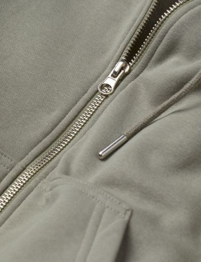 Picture of BULLTAILOR Slim Vertical Bifold Wallet with AirTag Holder