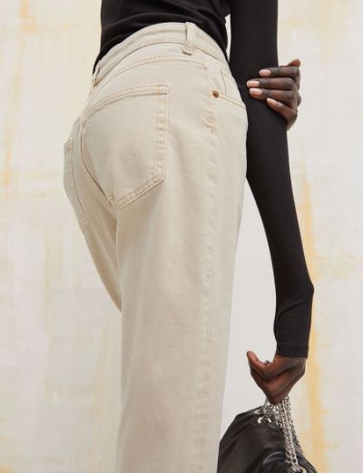 Picture of BULLTAILOR Zip Around Clutch with RFID
